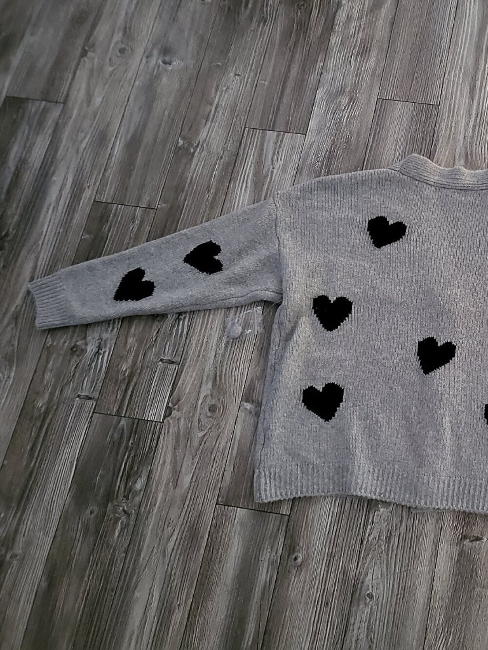 Wild Skye Gray Oversized Heart Cardigan Knit Button Up Sweater Medium NWOT - Picture 9 of 12